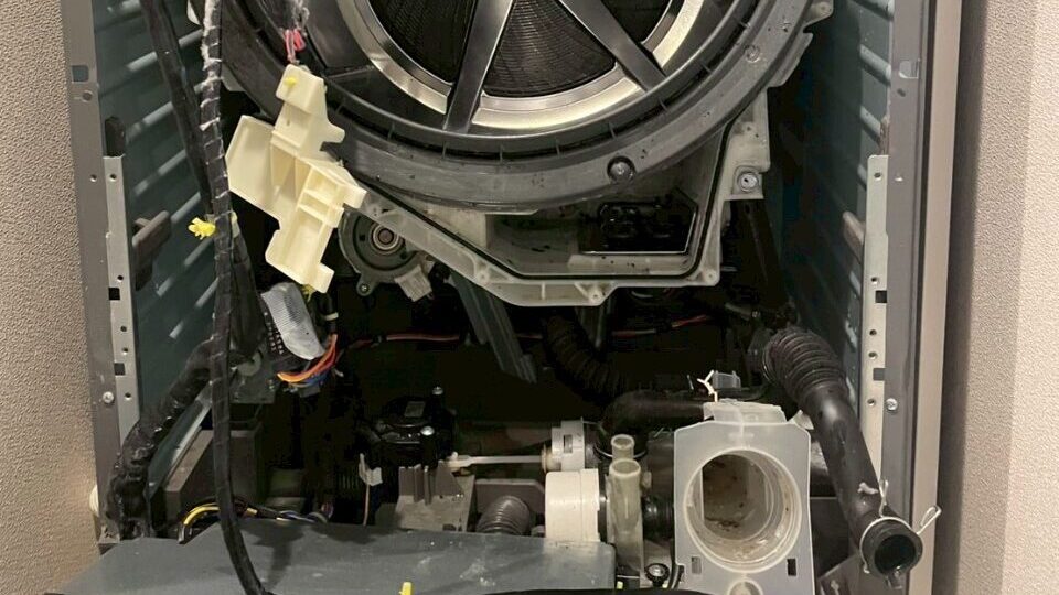 ドラム式洗濯機の分解