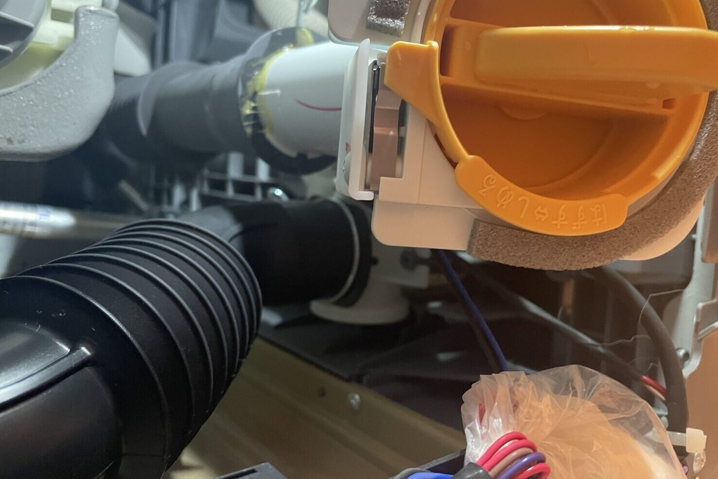 日立洗濯機C02（C2）エラー修理内部配管詰まり