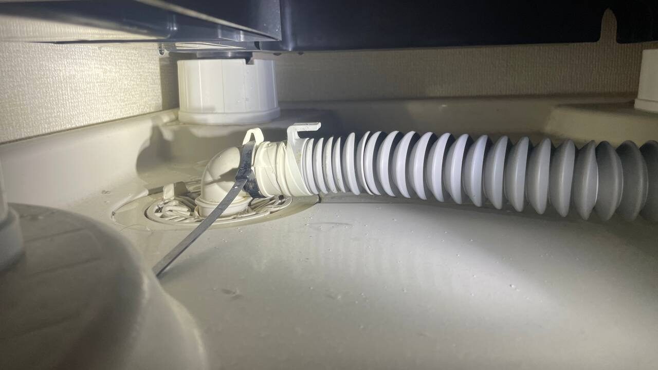 洗濯機排水ホースの勾配とり