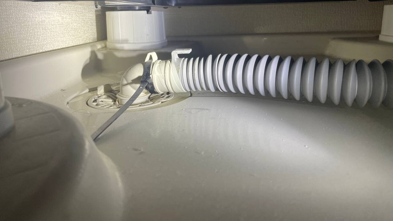 洗濯機排水ホースの勾配とり