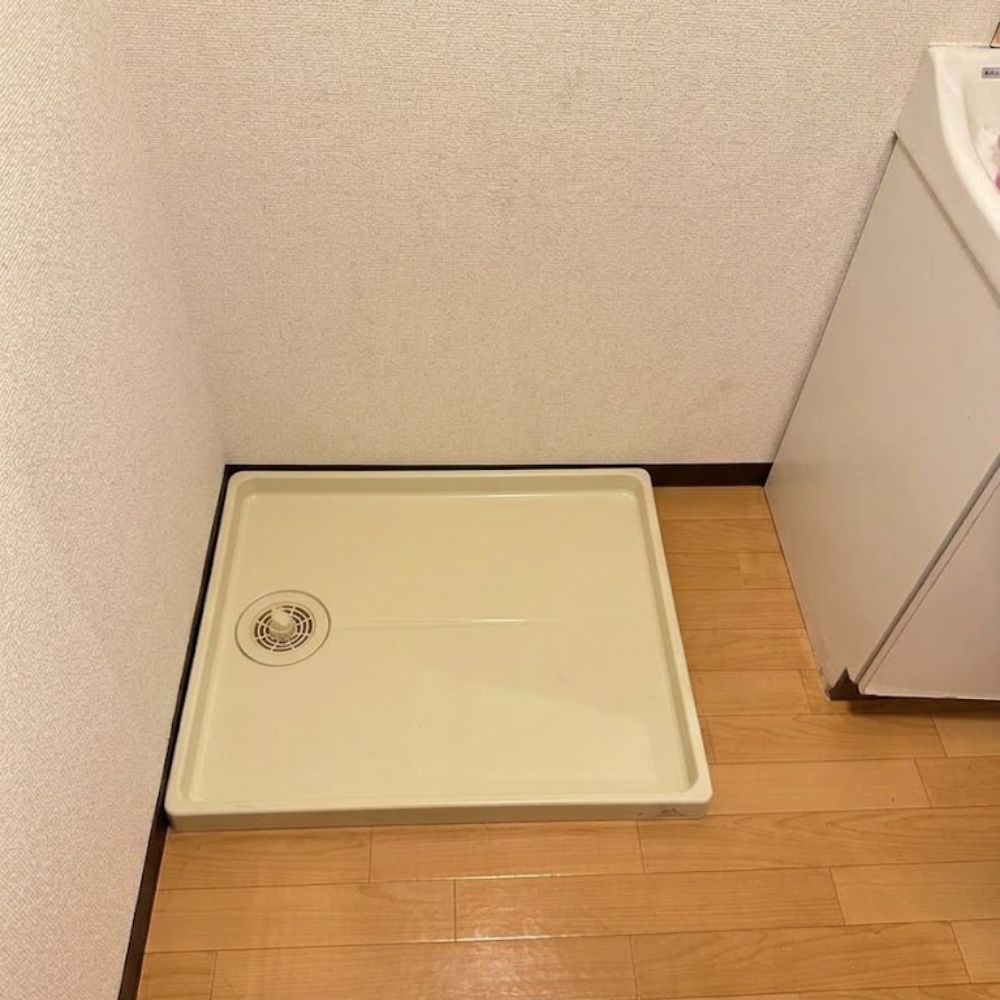 サイズが合わない防水パン(設置前)